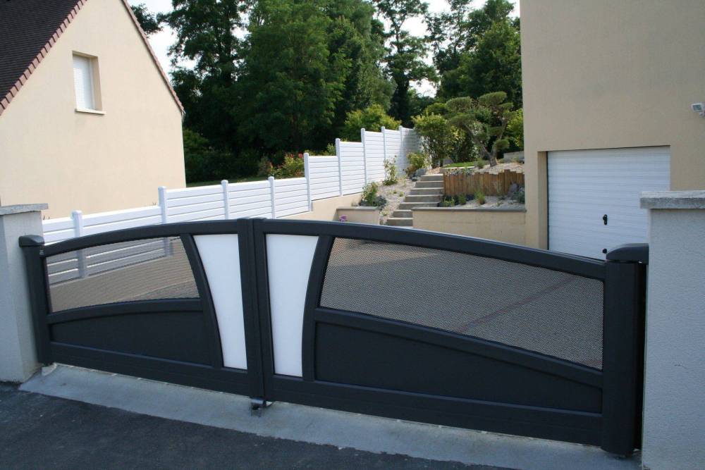 portail près de Pruillé-le-Chétif